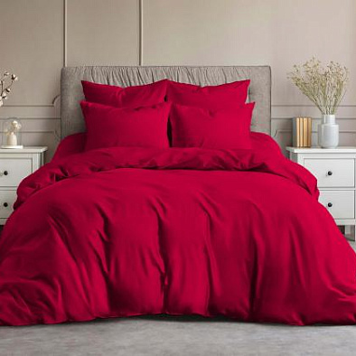 Однотонное красное постельное белье с простыней на резинке